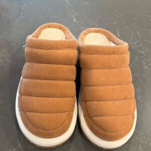 Sanuk slippers, womens size 7